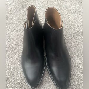 Everlane Chelsea Boot Italian Leather Black Modern Ankle Bootie Size 7